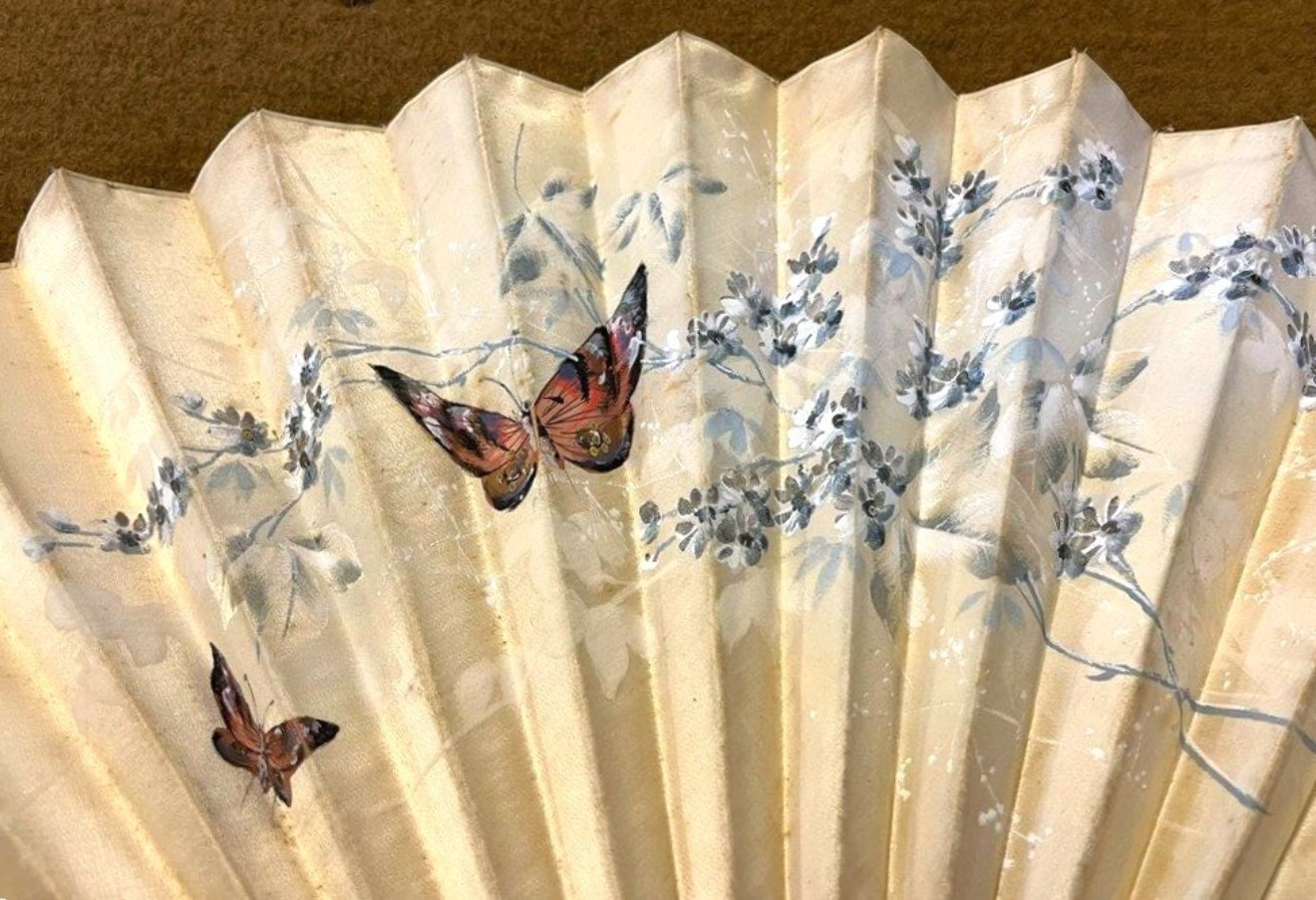 Vintage Oriental Fan Floral and Butterfly Design