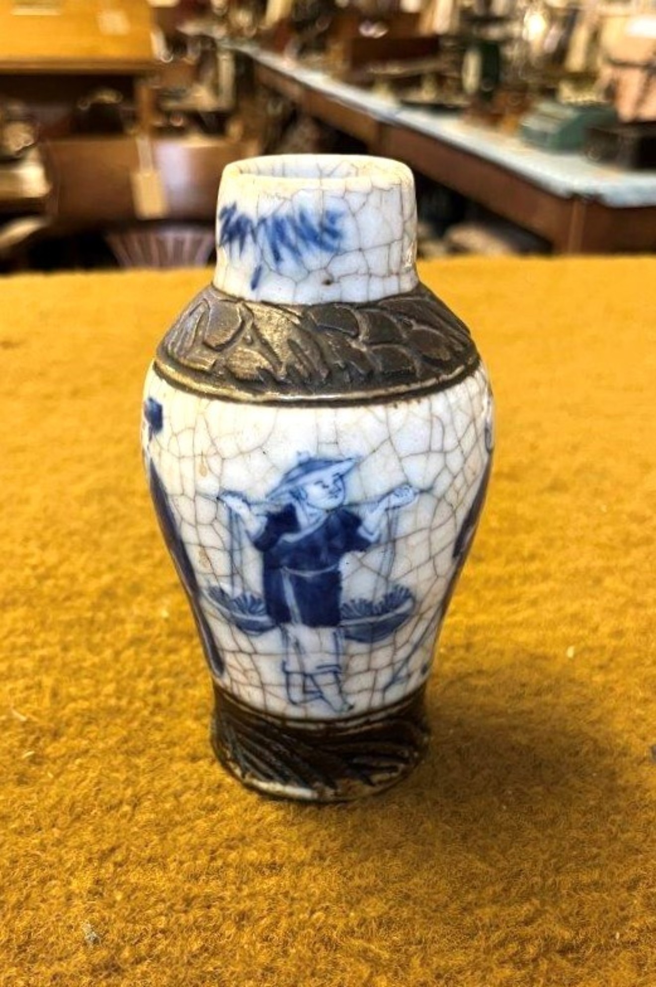 Antique Blue White Chinese Crackle Glaze Vase Brown Chenghua Nian Zhi Mark