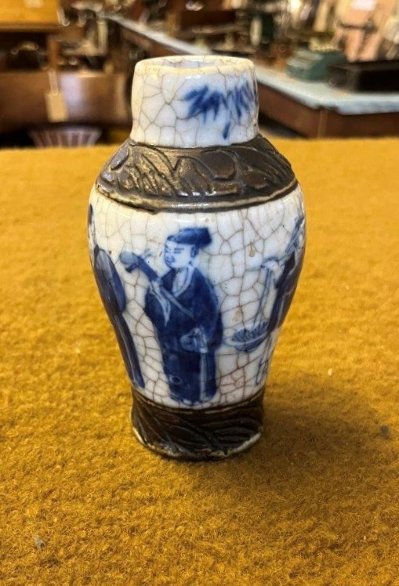 Antique Blue White Chinese Crackle Glaze Vase Brown Chenghua Nian Zhi Mark