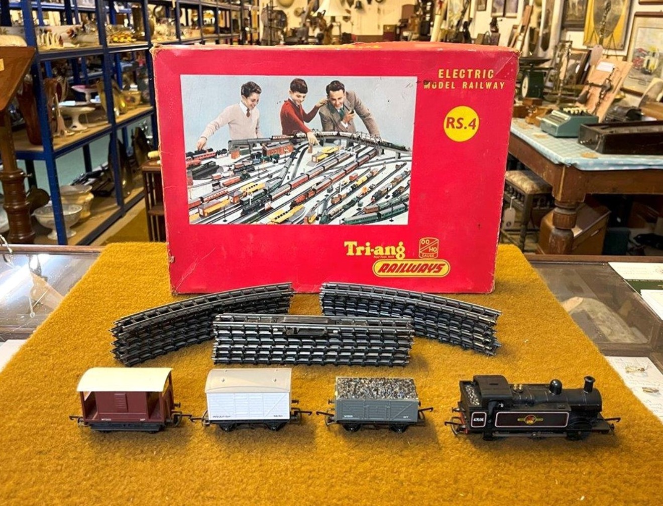 Vintage Triang RS.4 Electric Train Set OO / HO Gauge