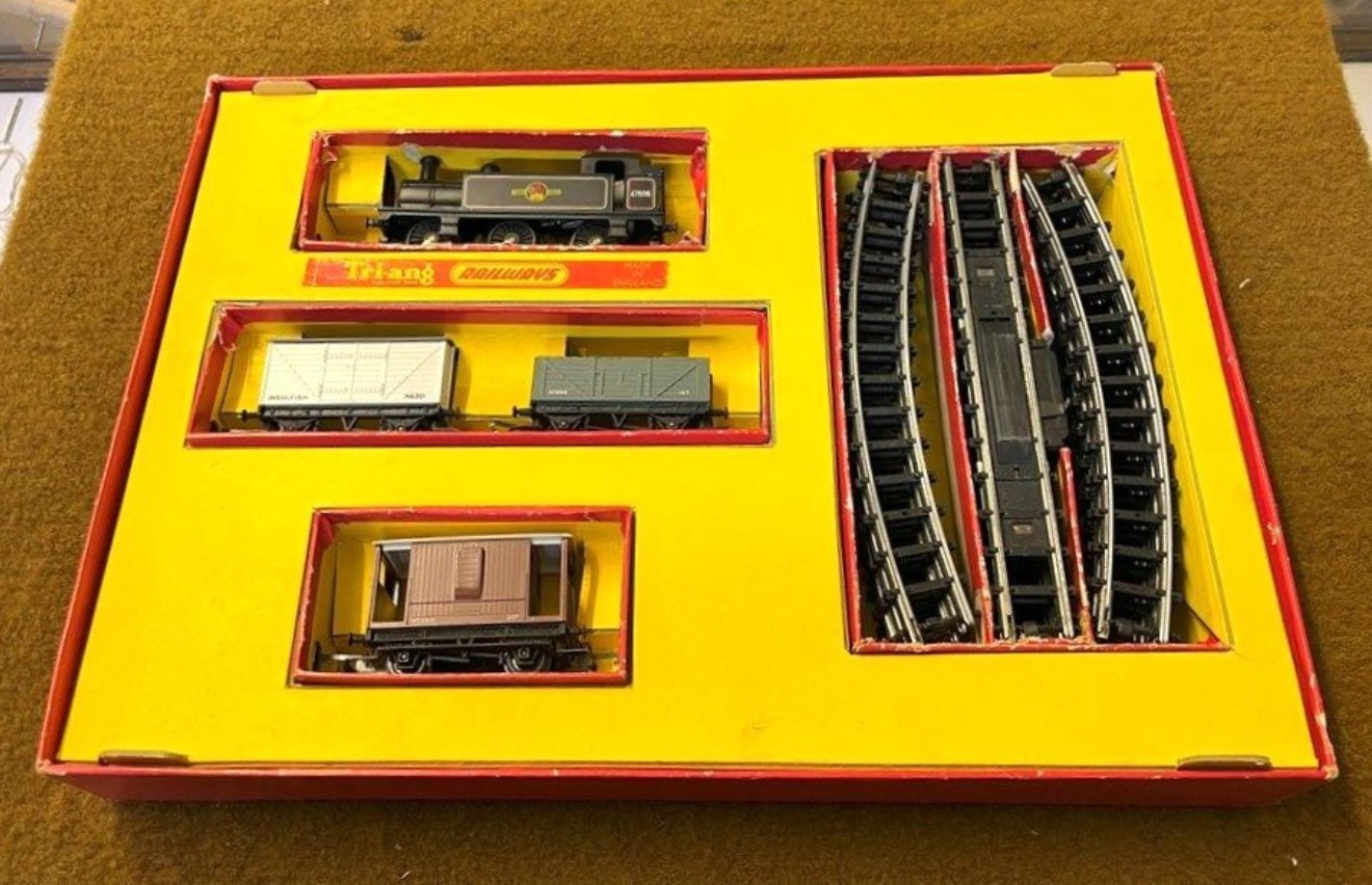 Vintage Triang RS.4 Electric Train Set OO / HO Gauge