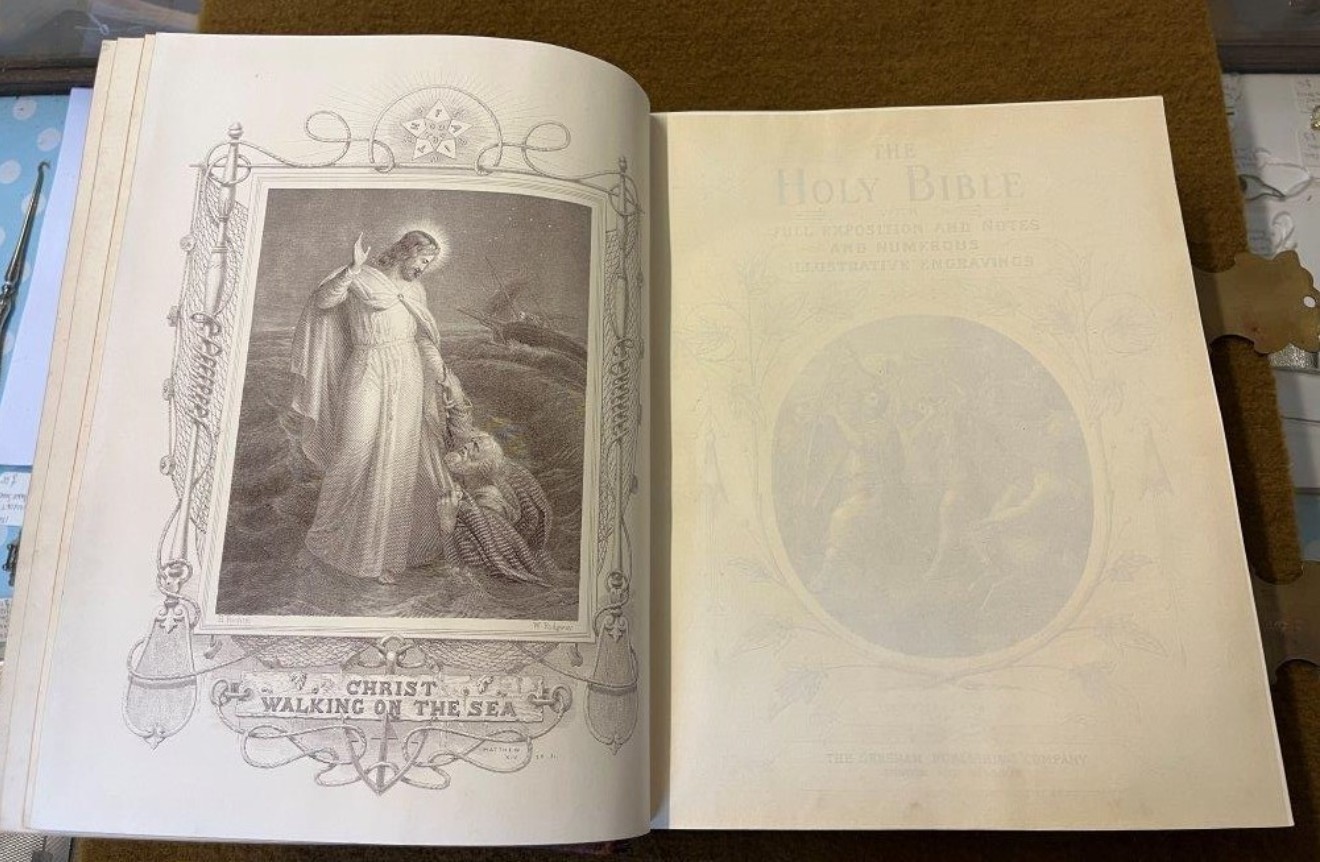 Victorian Family Bible with Full Exposition and Notes and Numerous Illustrative Engravings by The Rev John Brown