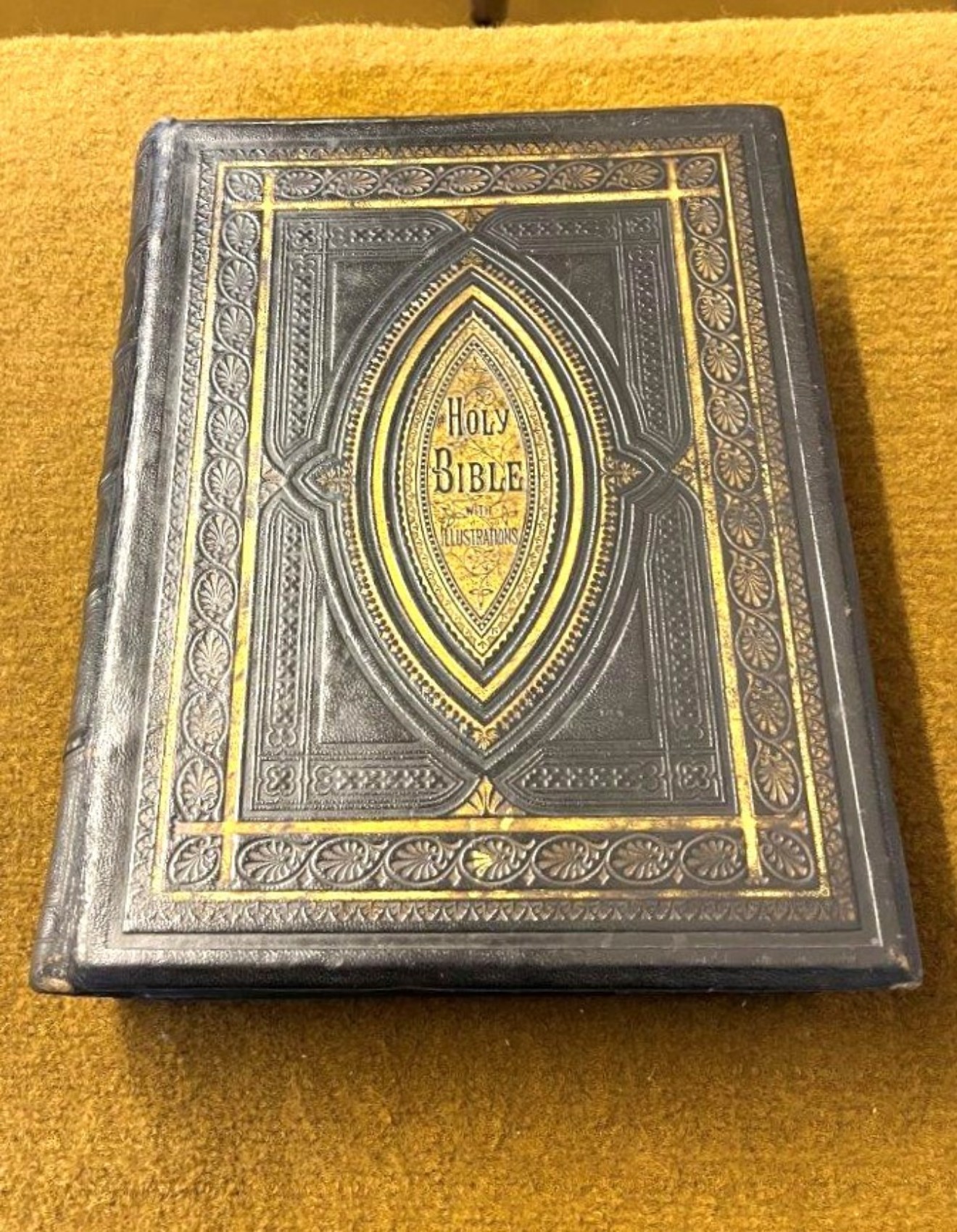 Victorian Holy Bible 'The National Illustrated Family Bible with the Commentaries of Scott and Henry'