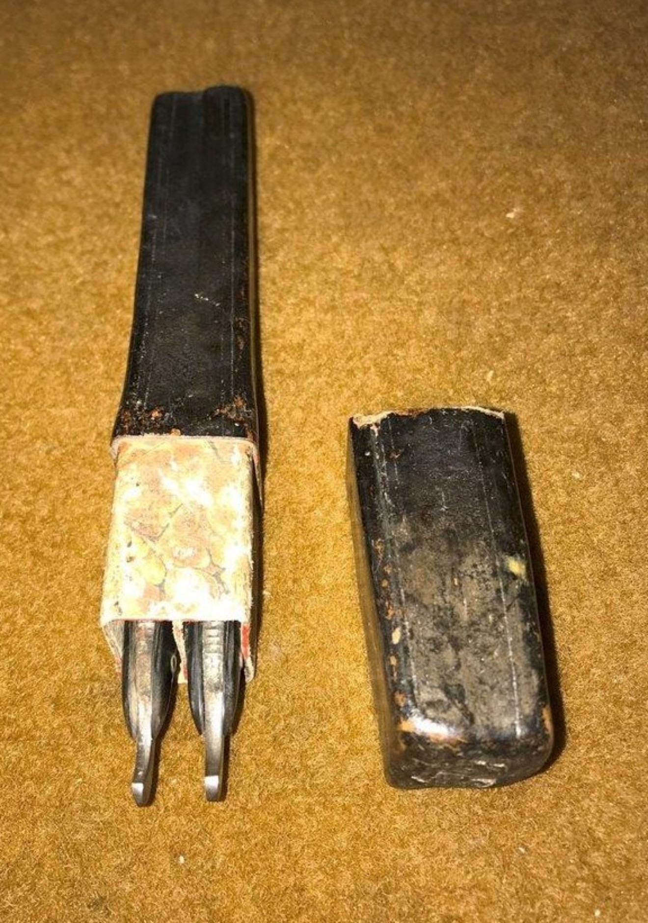 Antique Pair of Rotheram & Bagshaw Cut Throat Razors in Original Leather Bound Double Coffin Box