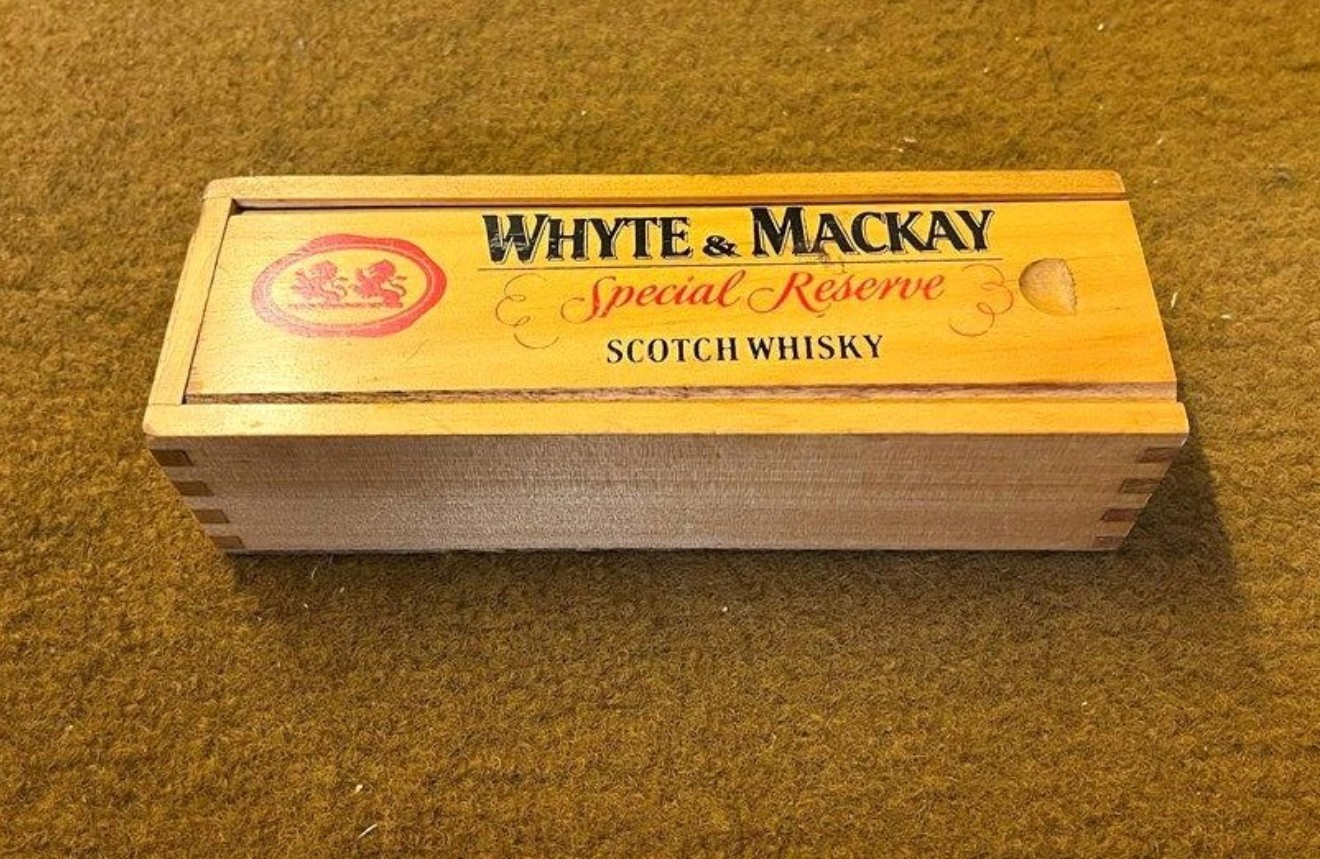 Vintage Set of Whyte & Mackay Special Reserve Scotch Whisky Dominos