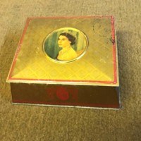 Queen Elizabeth II Coronation Souvenir Biscuit Tin McVitie & Price Ltd June 1953