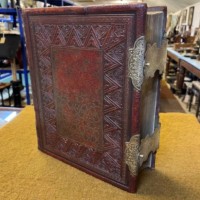 Victorian Family Bible with Full Exposition and Notes and Numerous Illustrative Engravings by The Rev John Brown