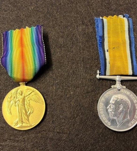 Pair of WW1 Medals (1914 - 1918 War Medal & The Great War for Civilisation 1914-1919 Medal Both Marked 35126 Pte T Melville Royal Scots