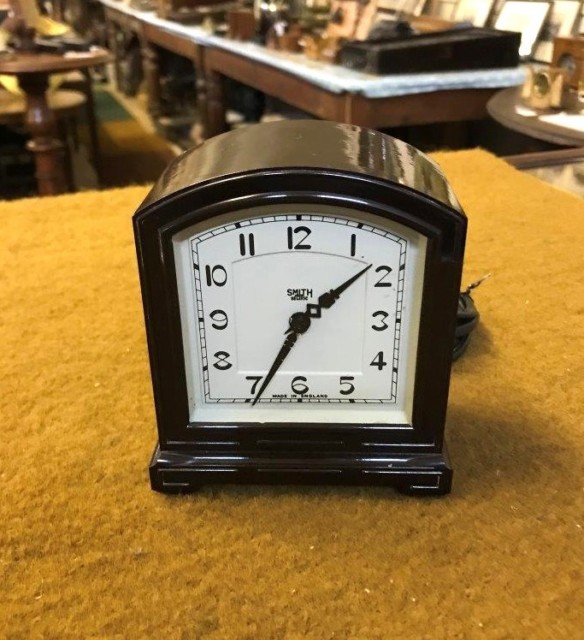 Vintage Smith Sectric Electric Bakelite Alarm Clock