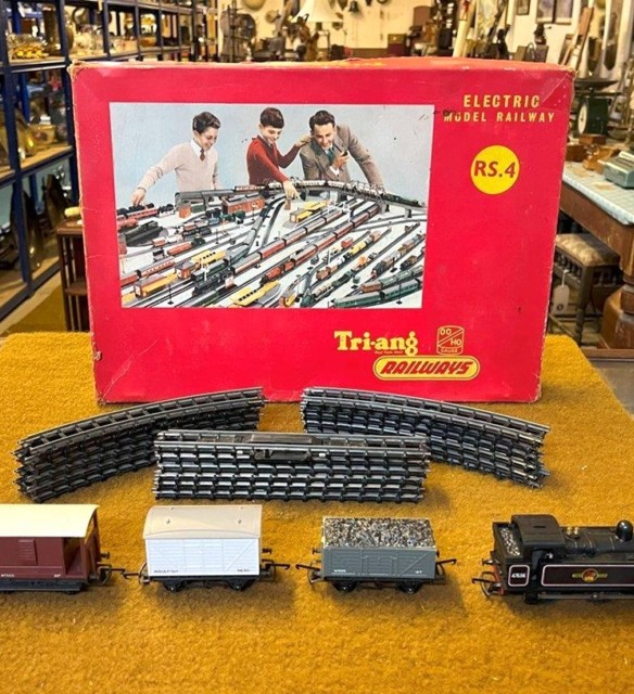 Vintage Triang RS.4 Electric Train Set OO / HO Gauge