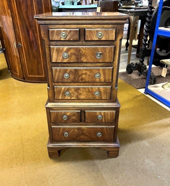 Vintage Mahogany Bevan Funnel Reprodux Chest of Drawers