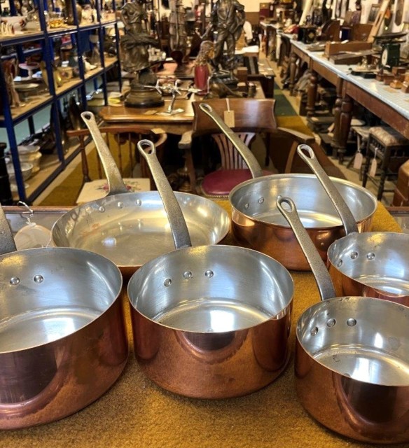 Vintage Set of 6 French Copper Graduated Cooking Pots and Frying Pan with Cast Iron Handles